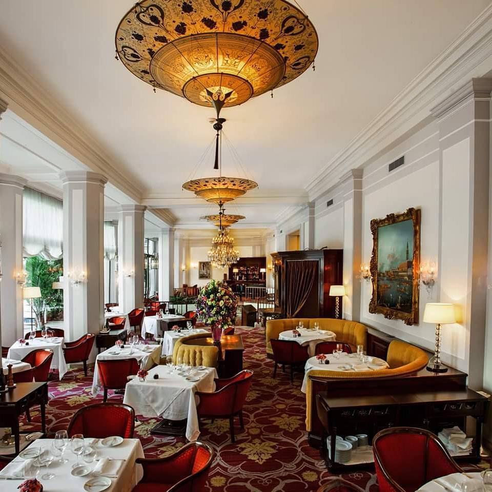 Don’t miss the hotel’s top restaurants, whether for great local dishes or fine Italian dining at the Hotel Cipriani Restaurant.